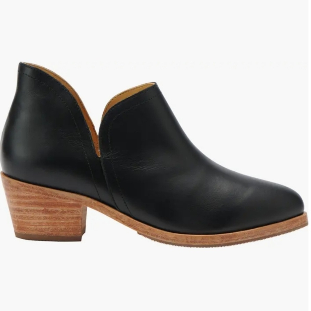Nisolo Black Leather Ankle Booties with Tan Heel
